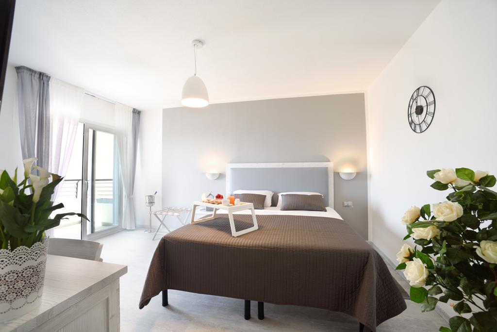 Hotel Gli Ulivi Орозеи Экстерьер фото